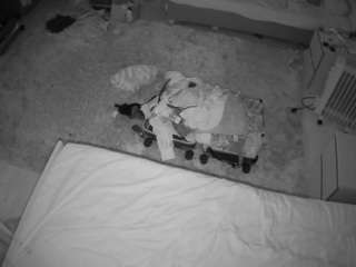 voyeurcam-julmodels-whitebed-5