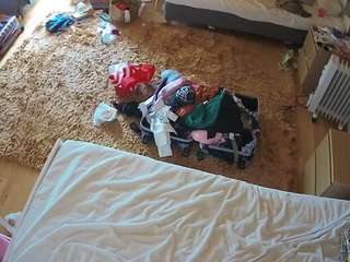 voyeurcam-julmodels-whitebed-5