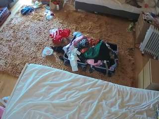 voyeurcam-julmodels-whitebed-5