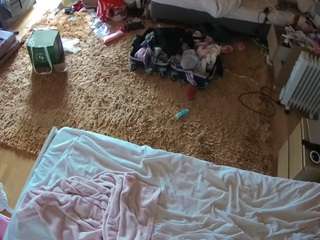 voyeurcam-julmodels-whitebed-5