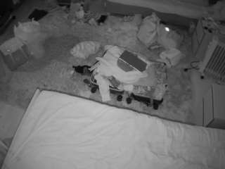 voyeurcam-julmodels-whitebed-5 webcam
