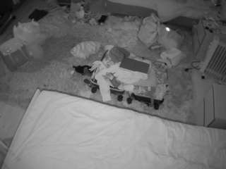 voyeurcam-julmodels-whitebed-5 webcam