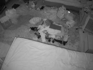 voyeurcam-julmodels-whitebed-5 webcam
