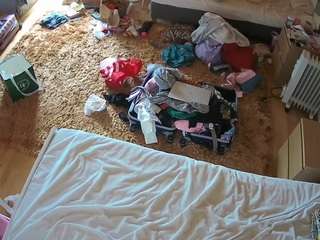 voyeurcam-julmodels-whitebed-5 webcam