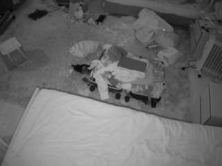 voyeurcam-julmodels-whitebed-5 webcam