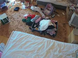 voyeurcam-julmodels-whitebed-5 webcam
