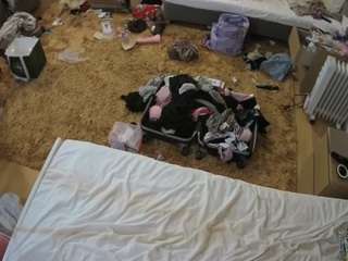 โมเดลนี้กำลังถ่ายทอดสดอยู่. voyeurcam-julmodels-whitebed-5