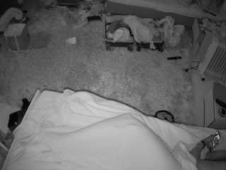 Ця модель зараз онлайн. voyeurcam-julmodels-whitebed-5