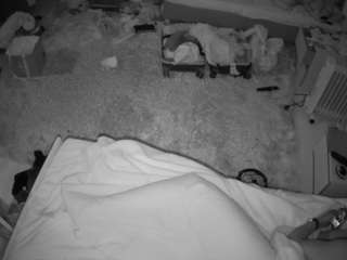 Dieses Model ist jetzt live. voyeurcam-julmodels-whitebed-5