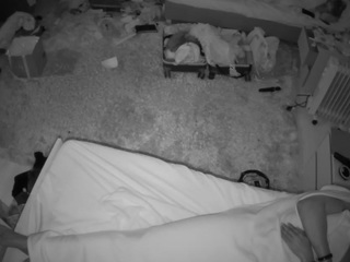 Model ini sedang live sekarang. voyeurcam-julmodels-whitebed-5