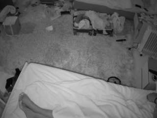 voyeurcam-julmodels-whitebed-5