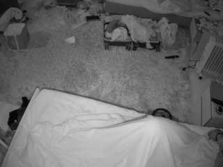 Bu model şu anda canlı. voyeurcam-julmodels-whitebed-5