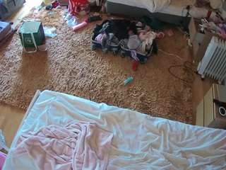 voyeurcam-julmodels-whitebed-5