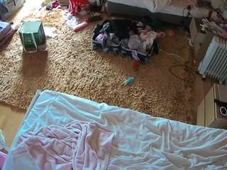 voyeurcam-julmodels-whitebed-5