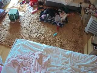 voyeurcam-julmodels-whitebed-5