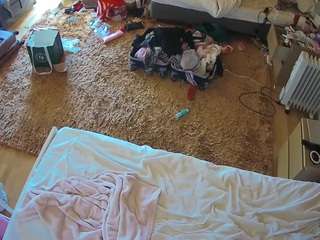 voyeurcam-julmodels-whitebed-5