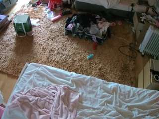 voyeurcam-julmodels-whitebed-5
