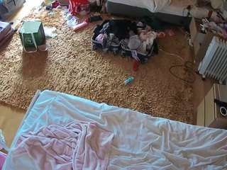 voyeurcam-julmodels-whitebed-5