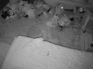 voyeurcam-julmodels-whitebed-5