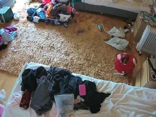voyeurcam-julmodels-whitebed-5