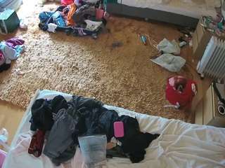 voyeurcam-julmodels-whitebed-5