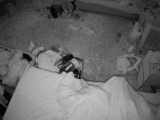 voyeurcam-julmodels-whitebed-5