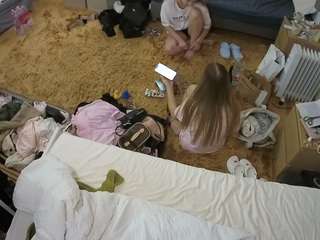 voyeurcam-julmodels-whitebed-5