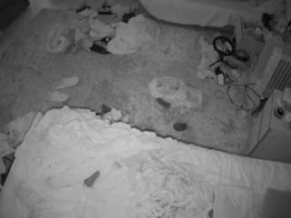 voyeurcam-julmodels-whitebed-5