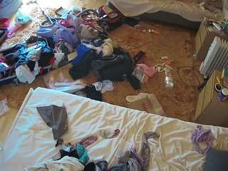 voyeurcam-julmodels-whitebed-5 live webcam show