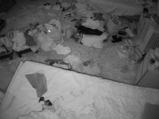 voyeurcam-julmodels-whitebed-5