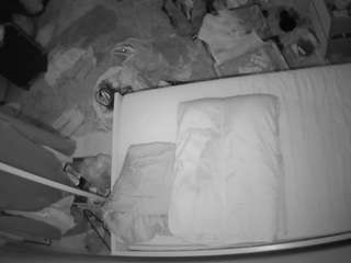 voyeurcam-julmodels-whitebed-5