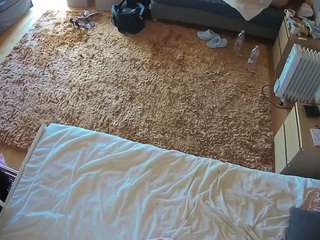 voyeurcam-julmodels-whitebed-5