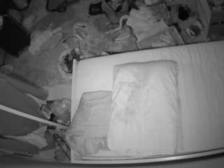voyeurcam-julmodels-whitebed-5
