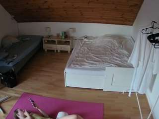 Voyeurcam-julmodels-whitebed-6