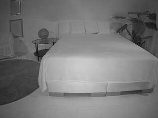 camsoda voyeurcam-julmodels-whitebed-6