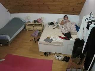 voyeurcam-julmodels-whitebed-6 Live Cam Models camsoda