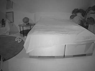 voyeurcam-julmodels-whitebed-6 My Cam Models camsoda