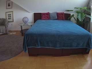 voyeurcam-julmodels-whitebed-6 Cam Model camsoda