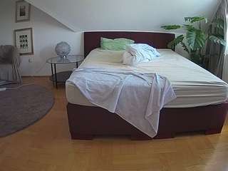 camsoda voyeurcam-julmodels-whitebed-6