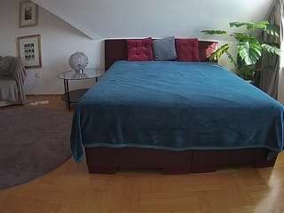 voyeurcam-julmodels-whitebed-6 X Cam Models camsoda