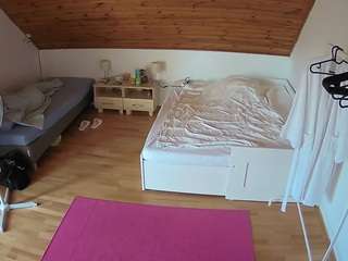 voyeurcam-julmodels-whitebed-6 Live Models Cams camsoda