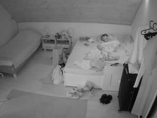 camsoda voyeurcam-julmodels-whitebed-6