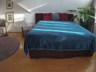 Live Voyeur camsoda voyeurcam-julmodels-whitebed-6