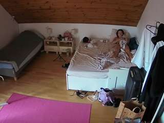 Australian Cam Models camsoda voyeurcam-julmodels-whitebed-6