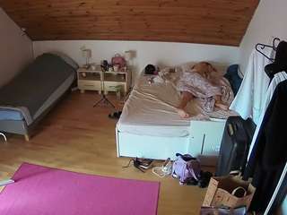 Cam Model Direct camsoda voyeurcam-julmodels-whitebed-6