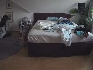 camsoda voyeurcam-julmodels-whitebed-6