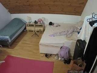 Model Login Myfreecam camsoda voyeurcam-julmodels-whitebed-6