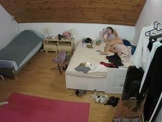 Voyeur House Org camsoda voyeurcam-julmodels-whitebed-6