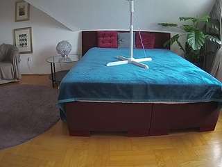 Free Live Cam Models camsoda voyeurcam-julmodels-whitebed-6