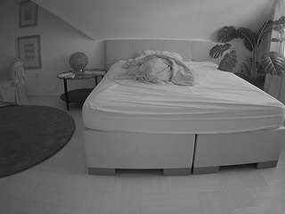 Hot Nide Models camsoda voyeurcam-julmodels-whitebed-6